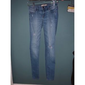 Hollister Ripped jean